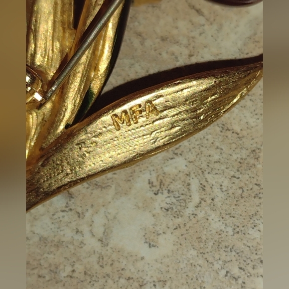 Boston MFA (Museum of Fine Arts) IRIS Enamel Brooch - Picture 6 of 13